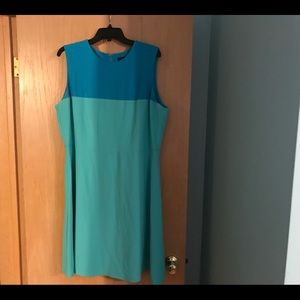 Color blocked dress size 18